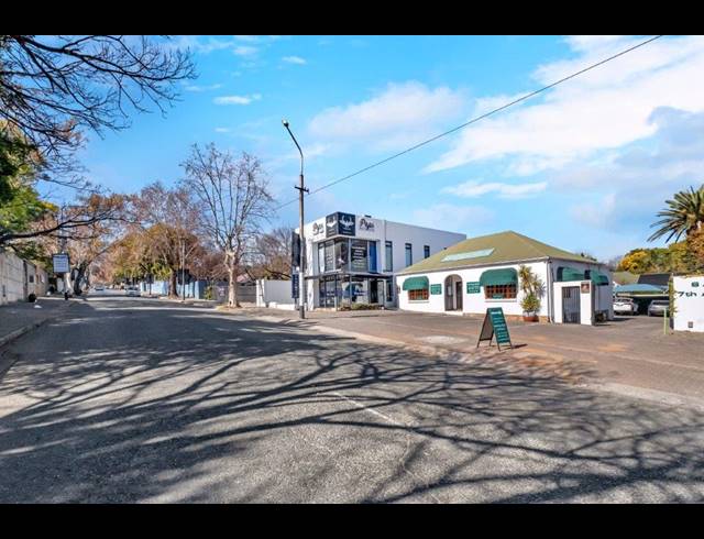 420M² BUSINESS FOR SALE IN PARKTOWN NORTH